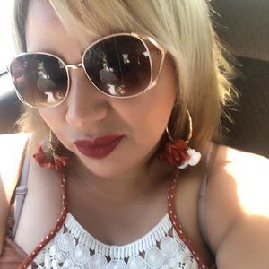 Meet your Posher, Karmen